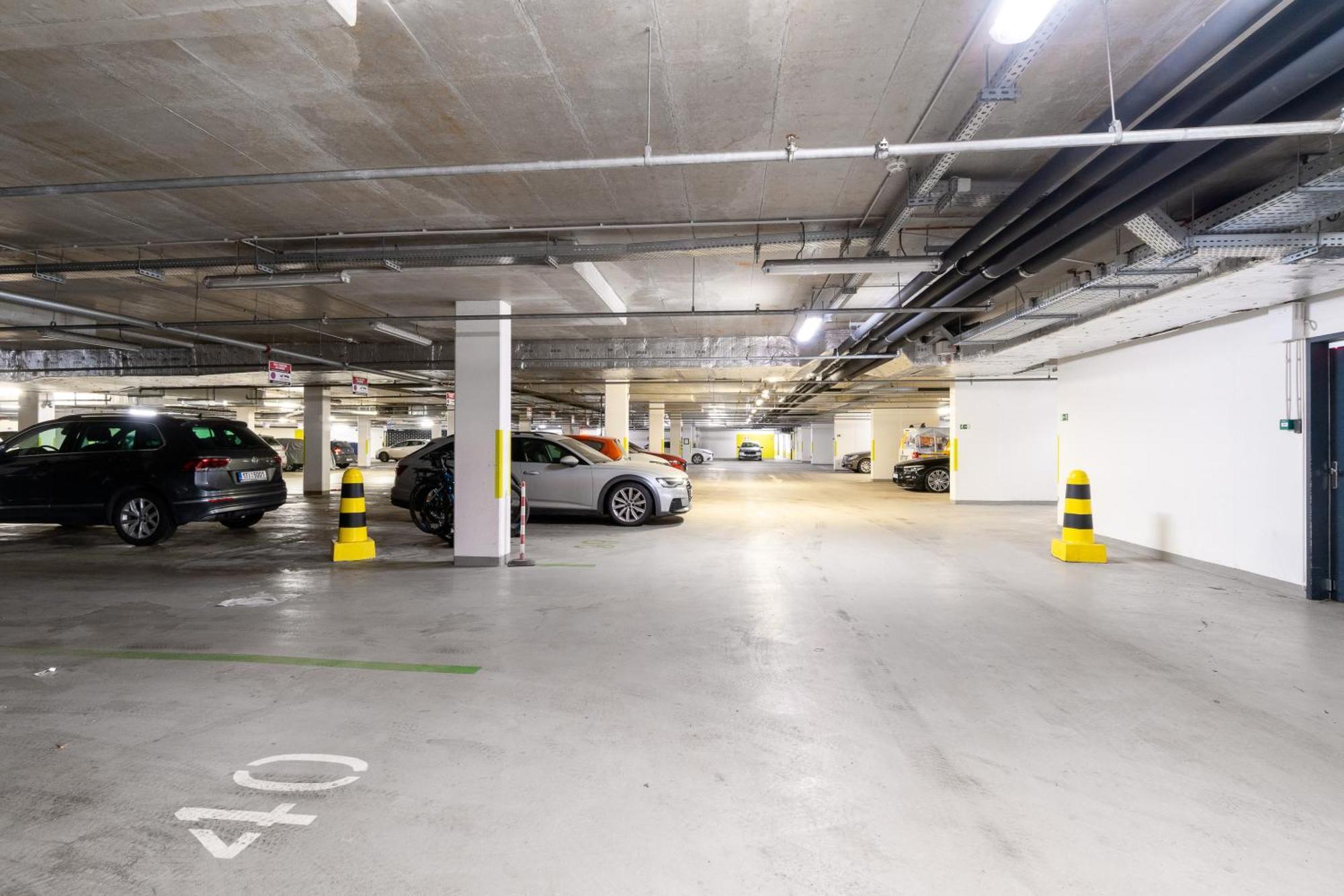 Bnb New Beautiful Apartment In The Center Of Ostrava With Option Garage Parking Экстерьер фото