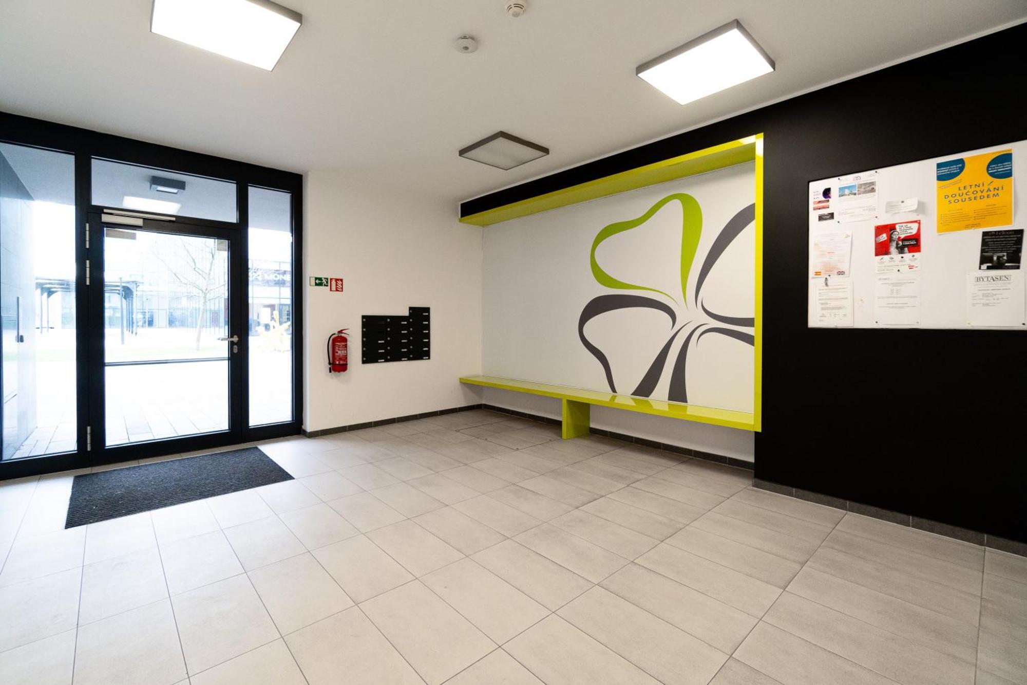 Bnb New Beautiful Apartment In The Center Of Ostrava With Option Garage Parking Экстерьер фото