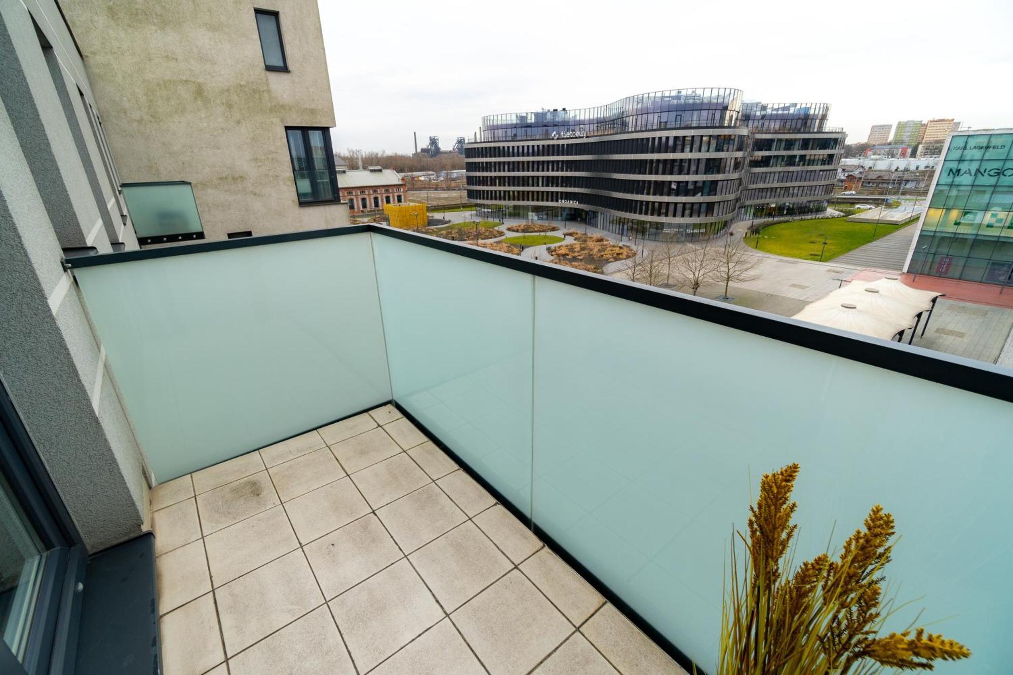 Bnb New Beautiful Apartment In The Center Of Ostrava With Option Garage Parking Экстерьер фото