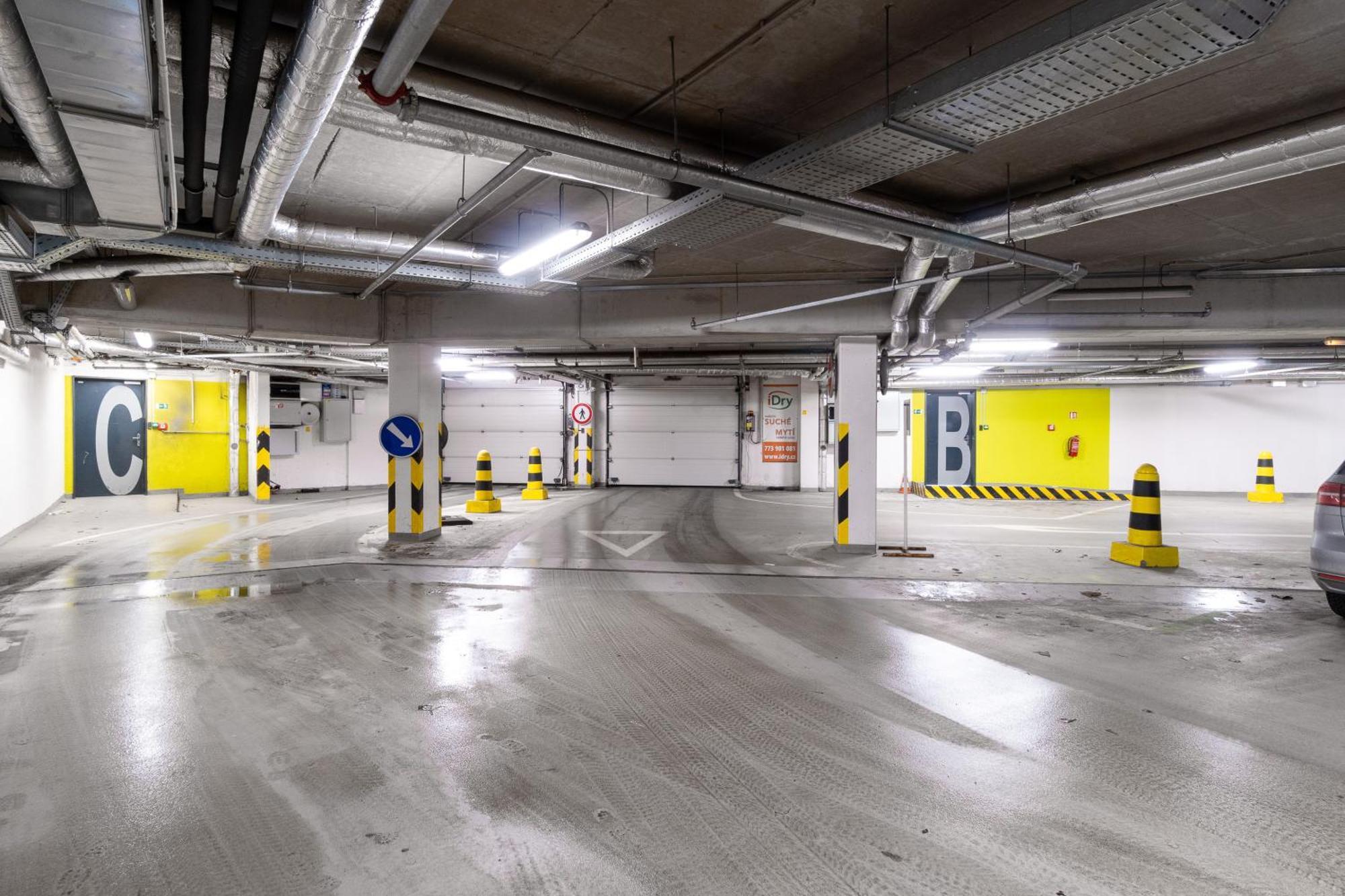 Bnb New Beautiful Apartment In The Center Of Ostrava With Option Garage Parking Экстерьер фото