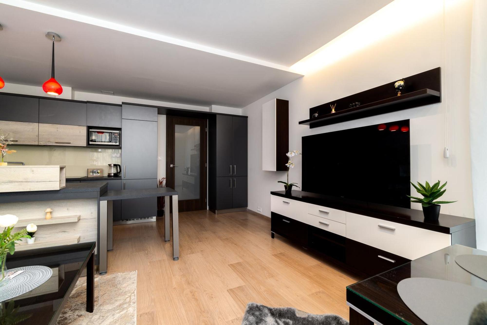 Bnb New Beautiful Apartment In The Center Of Ostrava With Option Garage Parking Экстерьер фото